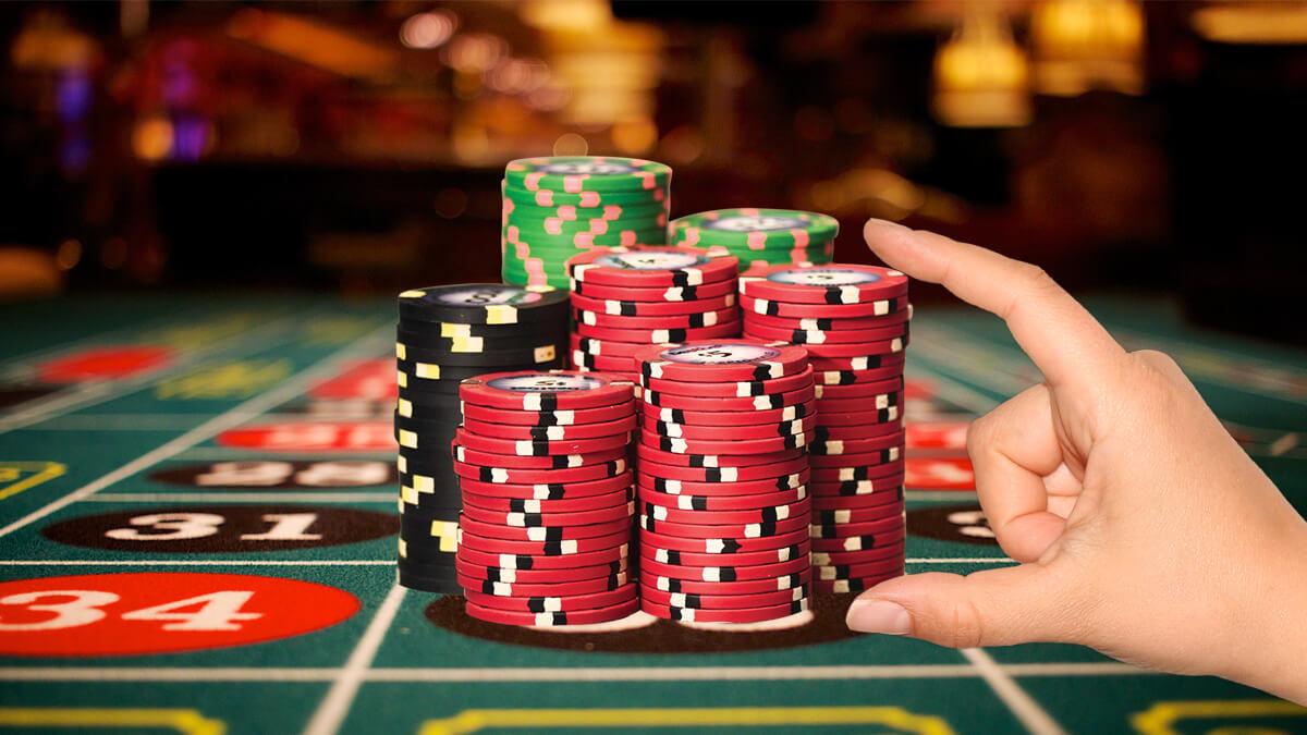 Advantages of Playing at Online Casinos